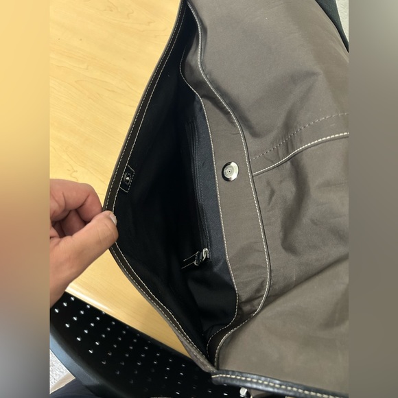 Coach Dark Brown Voyager Messanger Bag - Picture 7 of 16